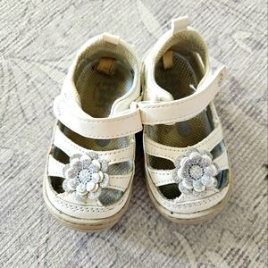 Stride rite 360 girls white and silver fisherman sandals size 4. EUC.
